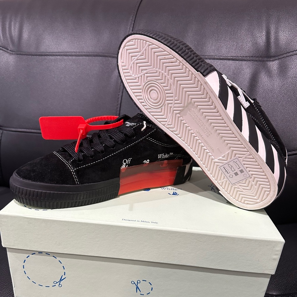 [SOLD on StockX] Off-white suede womens shoes - Picture 7 of 9